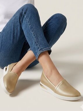Reaction Kenneth Cole Metallic Gold Slip-On Wedge Mules